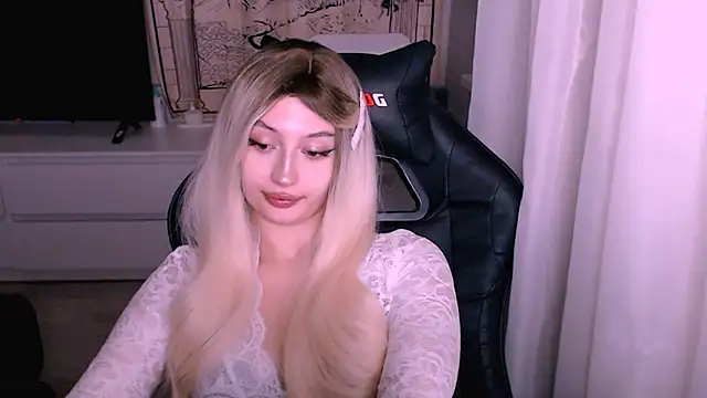 beauty blonde online show from December 1, 12:15 am