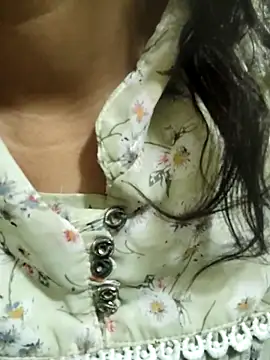 Your cutiepie  online show from December 20, 5:53 pm