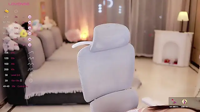 Moonccoi online show from February 12, 5:26 pm