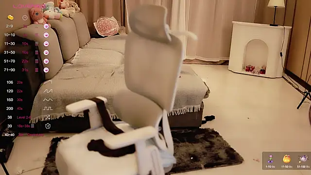 Moonccoi online show from February 23, 2:04 pm