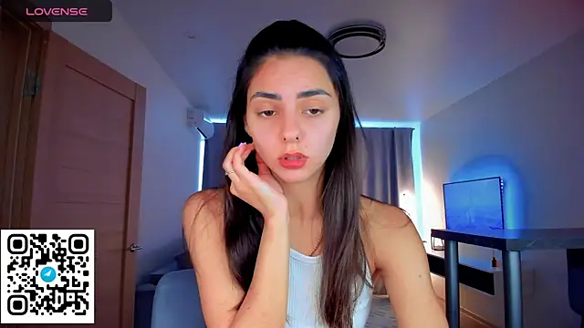 EmiliaZen online show from September 19, 11:22 am