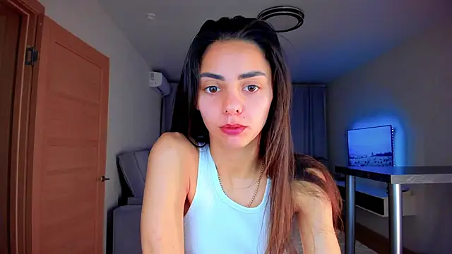 EmiliaZen online show from October 18, 5:57 pm