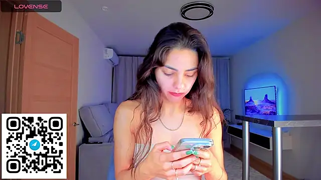 EmiliaZen online show from October 21, 3:24 pm