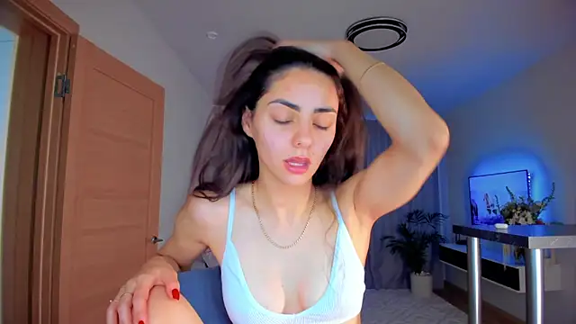 EmiliaZen online show from October 29, 1:13 pm