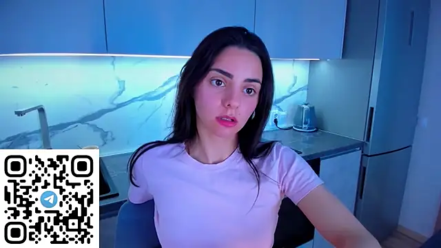 EmiliaZen online show from June 4, 10:54 am