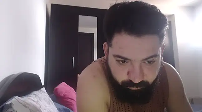 Snapshot of Armand66_ chatting on February 6, 8:50 am Armand66 online show from February 6, 8:50 am