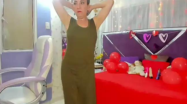 Snapshot of Dary_walker chatting on February 15, 3:06 pm Dary walker online show from February 15, 3:06 pm