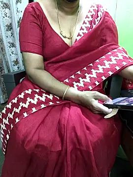 Snapshot of niiveditha chatting on September 17, 7:32 am niiveditha online show from September 17, 7:32 am