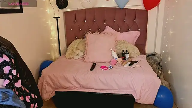 lizha milf online show from April 1, 6:49 pm