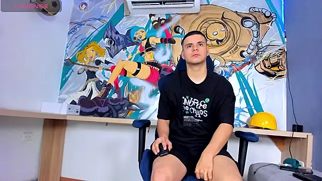 Snapshot of Sebastian_Phoenix chatting on March 13, 12:02 pm Sebastian Phoenix online show from March 13, 12:02 pm