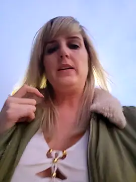 Sexybiene969 online show from October 14, 4:30 pm