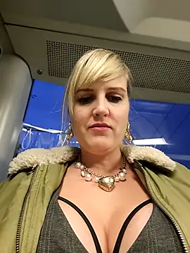 Sexybiene969 online show from October 15, 4:29 pm