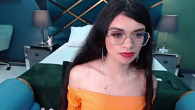 Snapshot of Emerald_gh chatting on March 19, 8:23 am Emerald gh online show from March 19, 8:23 am