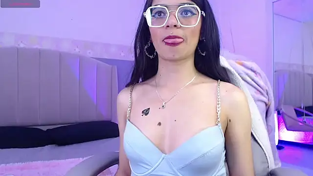 Snapshot of Emerald_gh chatting on September 11, 3:39 am Emerald gh online show from September 11, 3:39 am