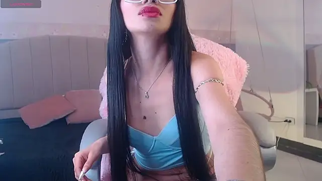 Snapshot of Emerald_gh chatting on December 2, 3:45 am Emerald gh online show from December 2, 3:45 am