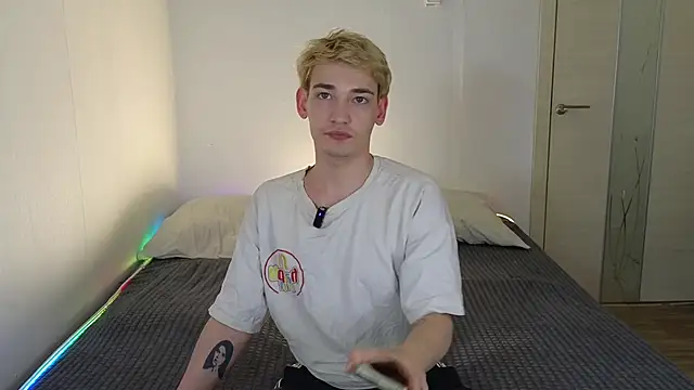 Julian wins online show from April 22, 12:02 am