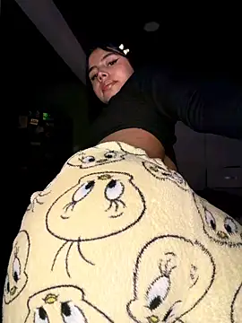 Laura-Khalifa online show from March 28, 6:35 am