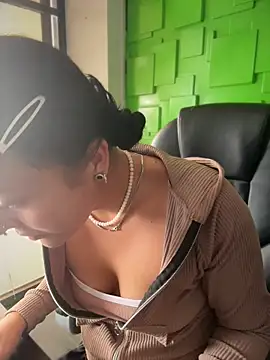 Dulce  Boyd online show from April 13, 2:00 pm