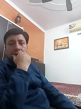 Snapshot of innocentboy1987 chatting on February 28, 3:48 am innocentboy1987 online show from February 28, 3:48 am