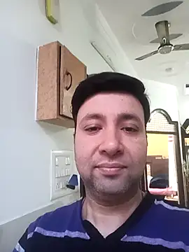 innocentboy1987 online show from February 6, 3:44 am