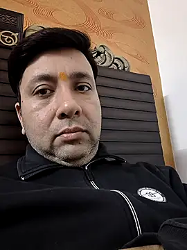 innocentboy1987 online show from February 13, 5:25 am