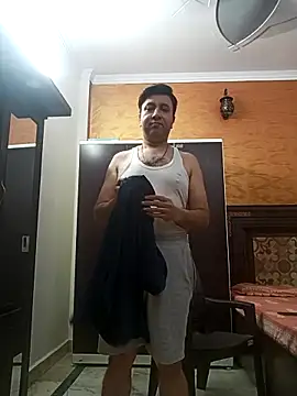 innocentboy1987 online show from March 11, 3:34 am