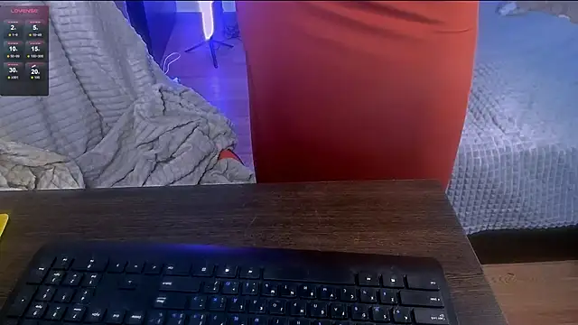 Snapshot of holyharlot chatting on February 10, 11:15 am holyharlot online show from February 10, 11:15 am