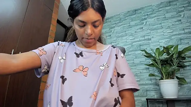 nicollesofia2 online show from February 8, 8:31 am