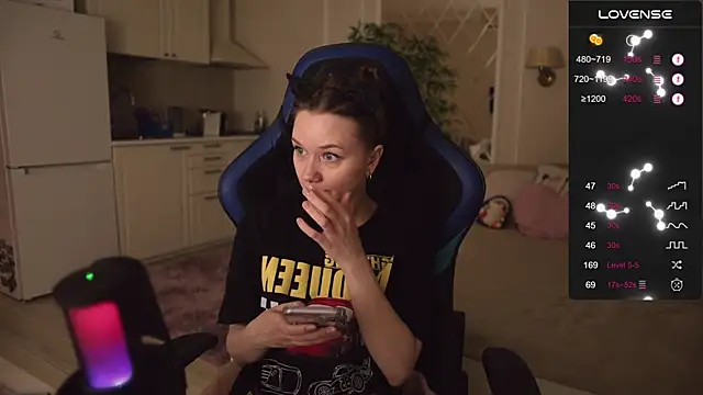 alexa feels  online show from October 4, 6:17 pm