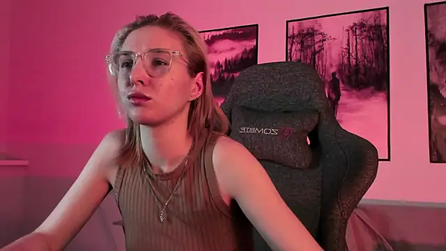 PhilippaAdamas online show from February 28, 5:48 am