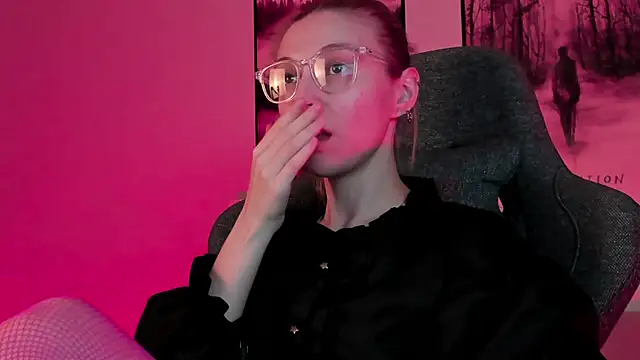 PhilippaAdamas online show from March 7, 2:15 am