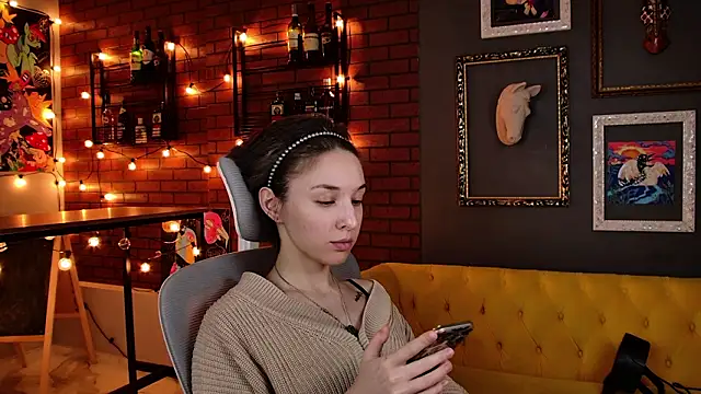 PhilippaAdamas online show from March 4, 12:38 am