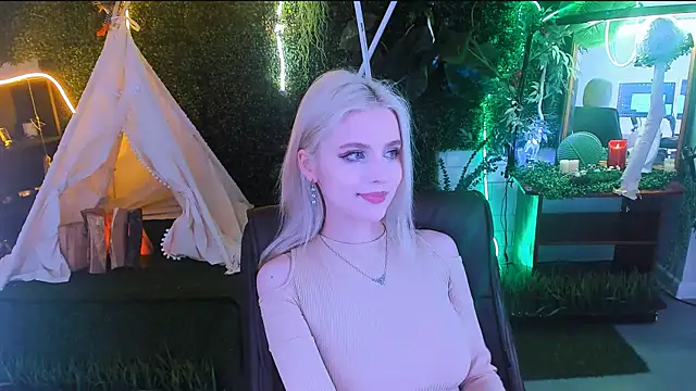 LeonaStane online show from March 22, 12:39 am