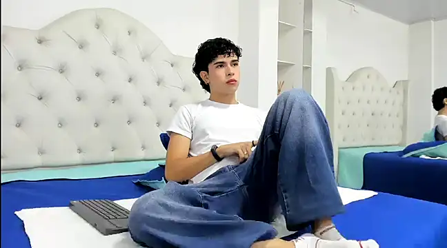 Aiiden 15 online show from February 27, 2:21 pm