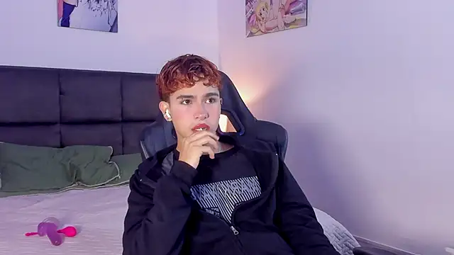 Aiiden 15 online show from September 20, 12:06 pm