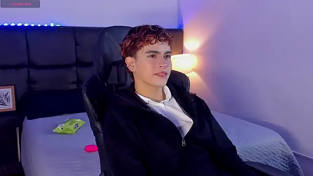 Aiiden 15 online show from September 24, 12:08 pm