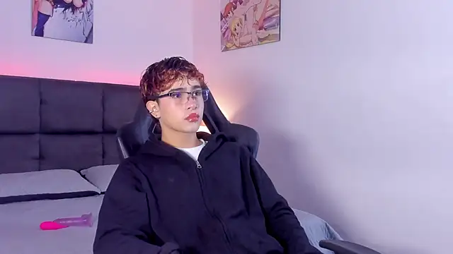 Aiiden 15 online show from October 10, 12:26 pm