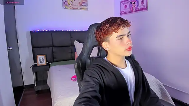 Aiiden 15 online show from November 24, 12:49 pm