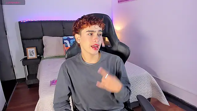 Aiiden 15 online show from November 26, 12:50 pm