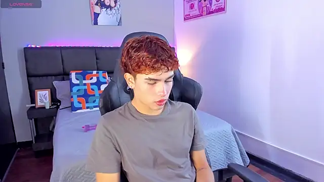 Aiiden 15 online show from December 16, 12:32 pm