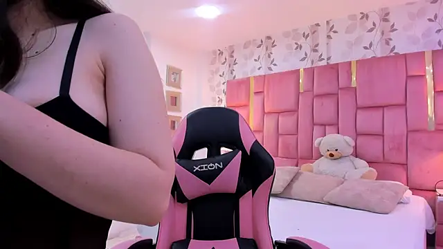 ArianaFranco online show from March 13, 1:51 pm