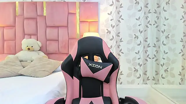 ArianaFranco online show from March 15, 2:56 pm