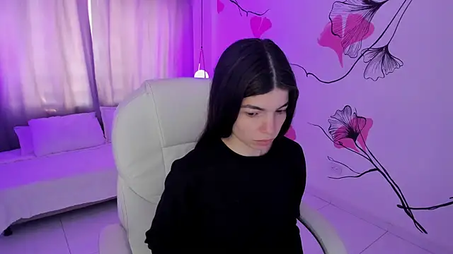 Isabela Fiorelli online show from December 15, 1:15 pm