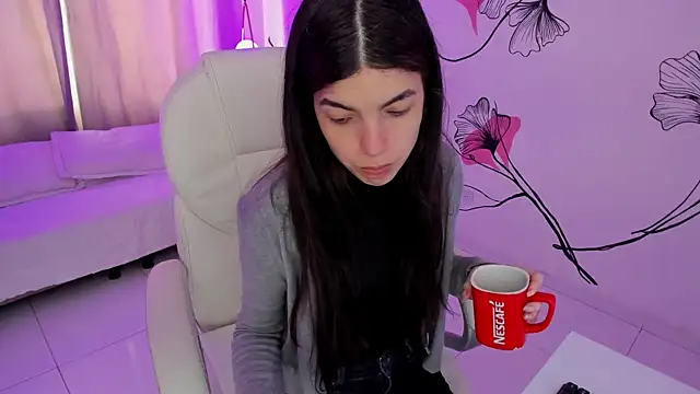 Isabela Fiorelli online show from December 16, 1:05 pm