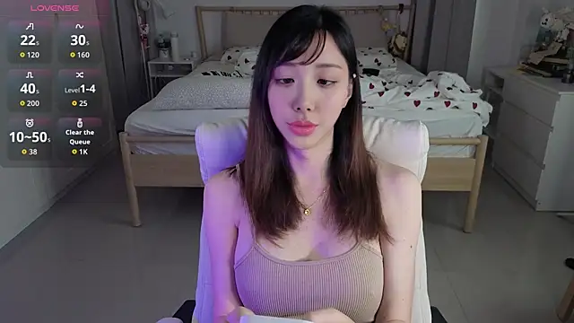 joycemilka online show from June 18, 6:35 am