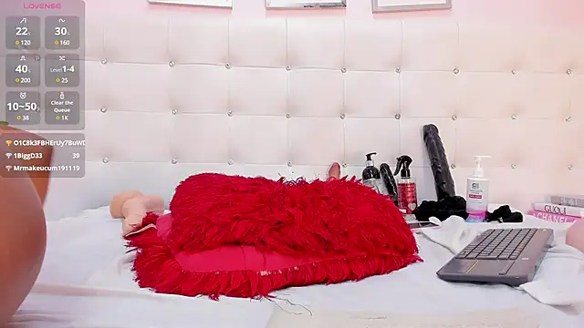 Snapshot of AgathaBladee chatting on March 20, 5:47 pm AgathaBladee online show from March 20, 5:47 pm