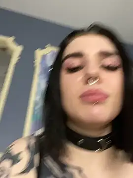 Snapshot of MaeveMoon chatting on February 24, 2:08 am MaeveMoon online show from February 24, 2:08 am