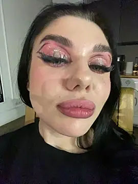 MaeveMoon online show from February 1, 5:55 pm