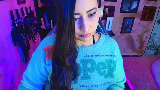 cherryy bombshelll online show from January 9, 5:04 pm