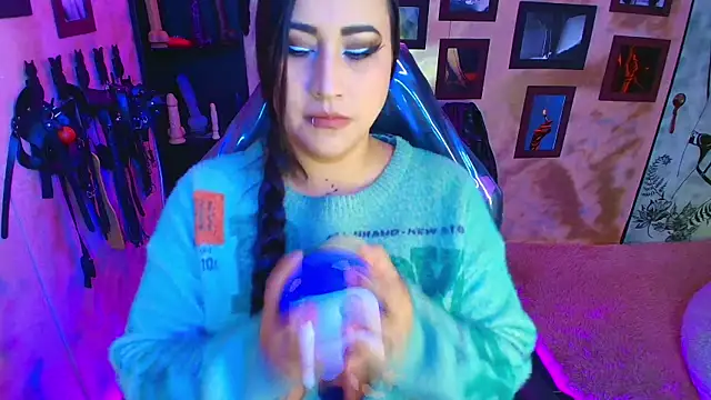 cherryy bombshelll online show from February 5, 4:11 pm